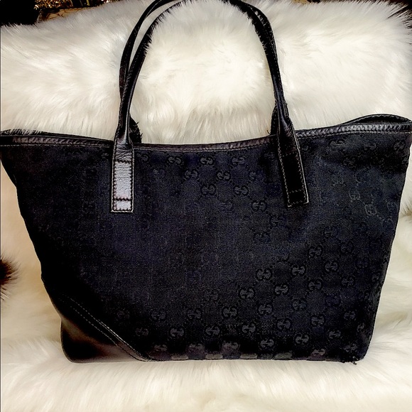 SOLD! Cross listed. GUCCI SIGNATURE GG BRITT LARGER TOTE 100% AUTHENTIC - Picture 2 of 12